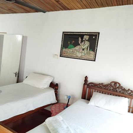 No 06 Veediya Bandara Lane Bahirawakanda Kandy Esterno foto