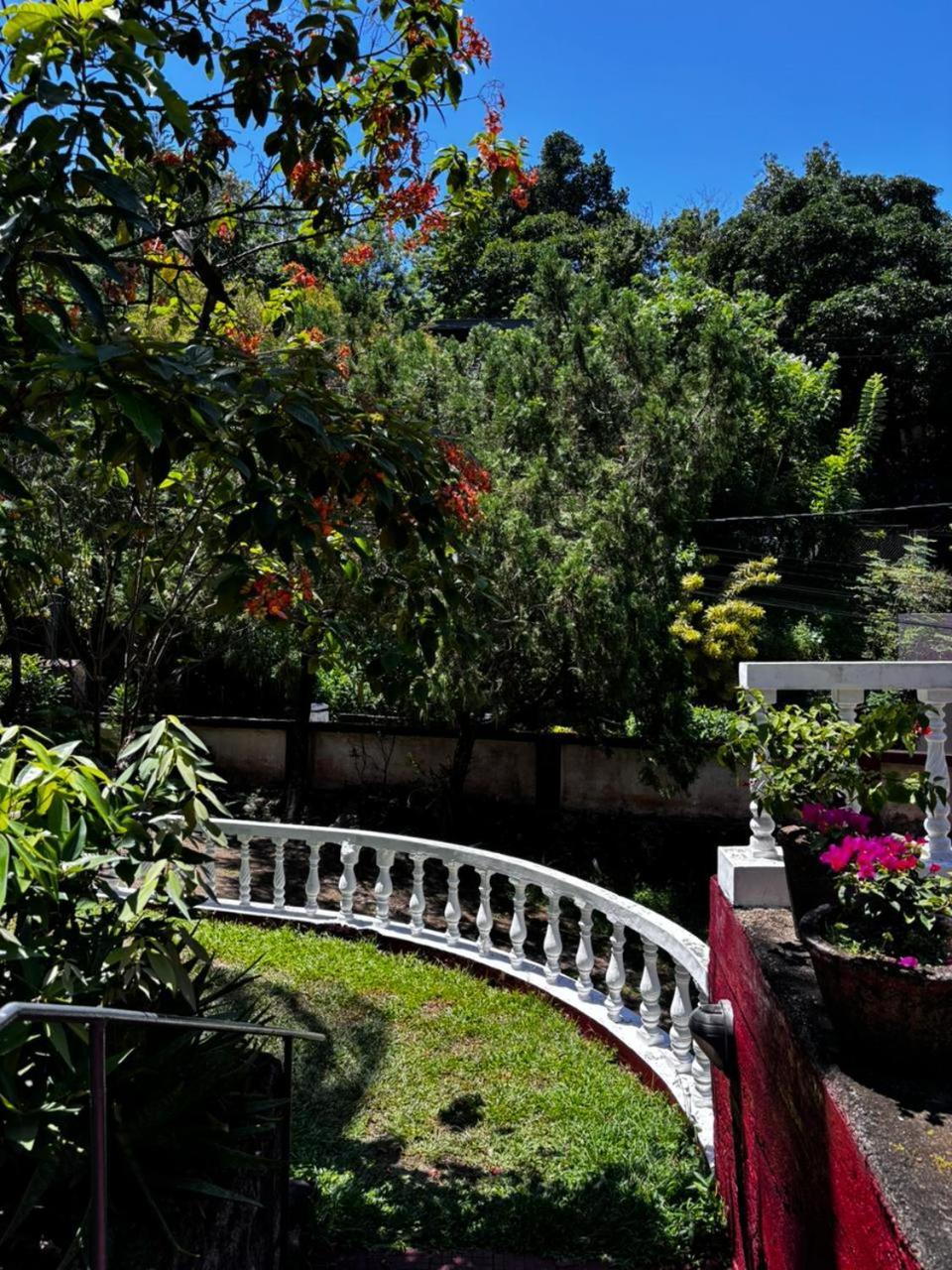 No 06 Veediya Bandara Lane Bahirawakanda Kandy Esterno foto