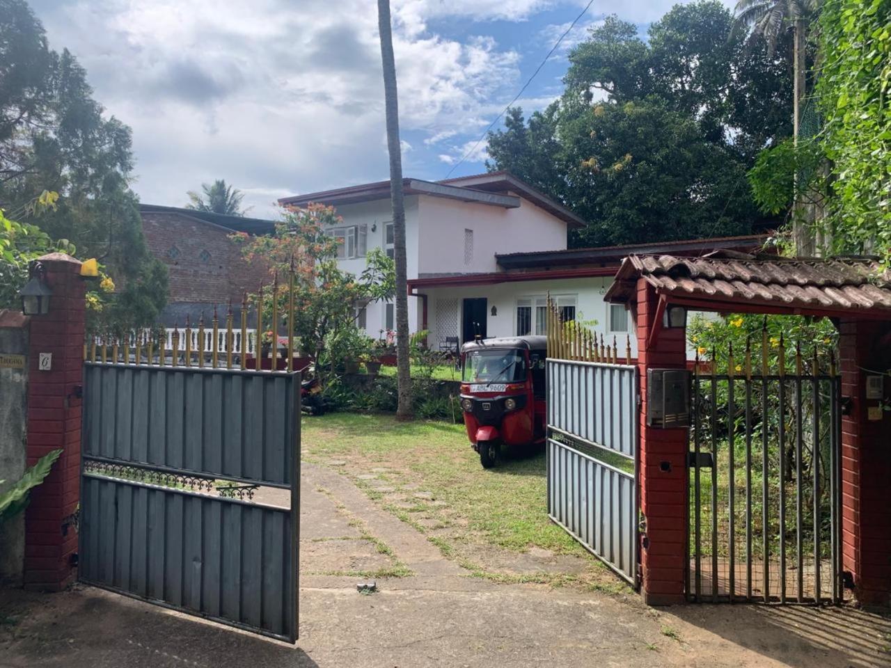 No 06 Veediya Bandara Lane Bahirawakanda Kandy Esterno foto